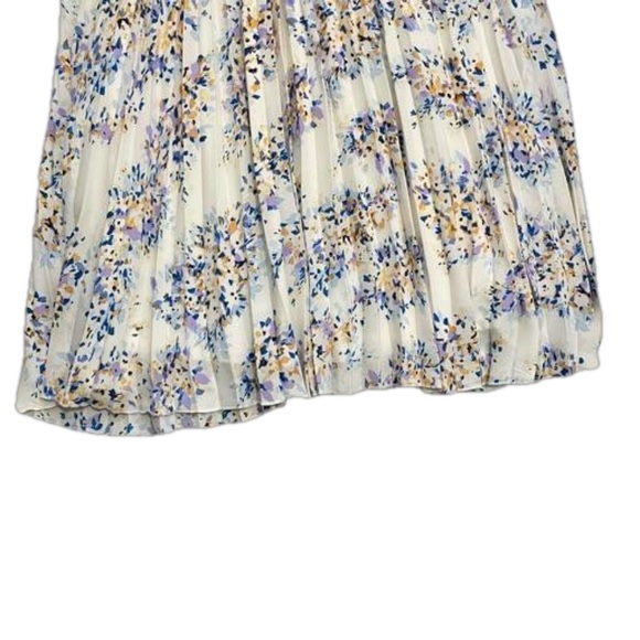 Vince Camuto Pleated Pull-On Midi Skirt Size Small Elastic Waistband Flowy - Picture 6 of 10